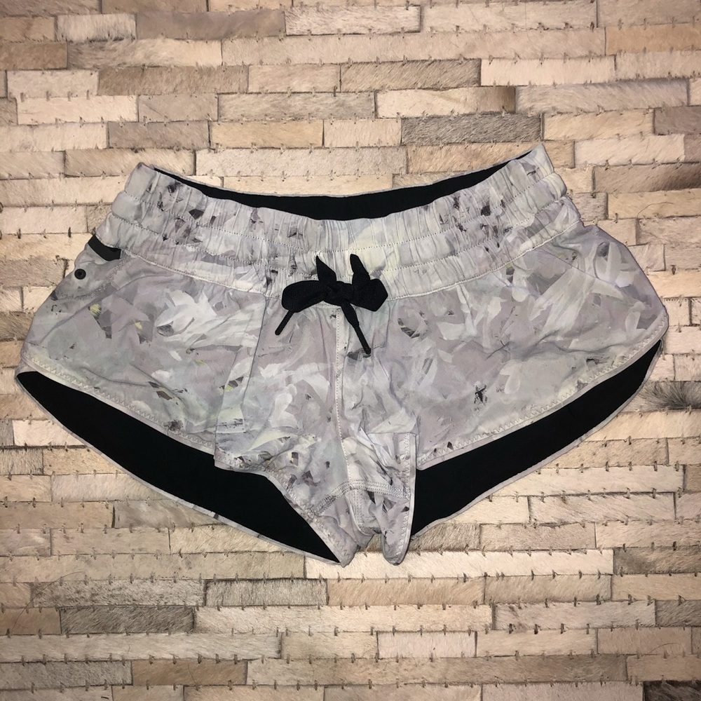 Lululemon reversible athletic short in size 2